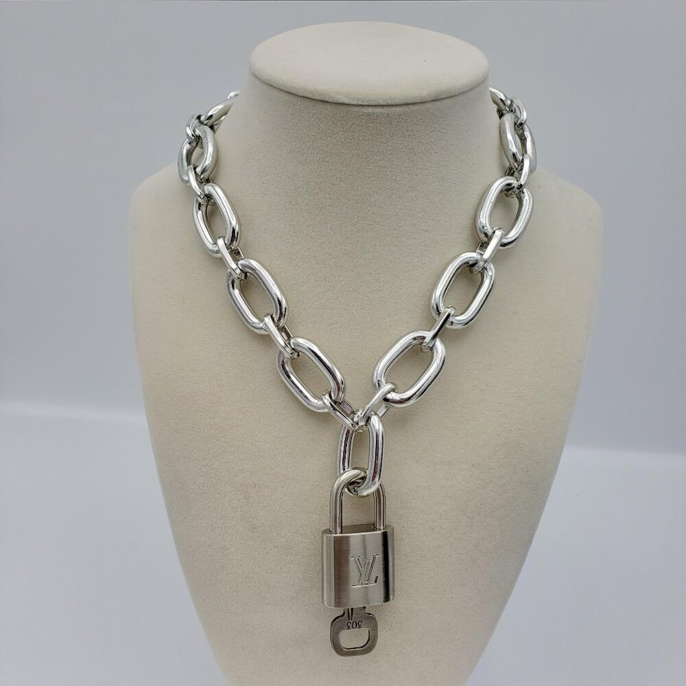 Authentic Louis Vuitton Padlock w/Unbranded Stainless Steel Plated Silver Chain - Picture 7 of 7